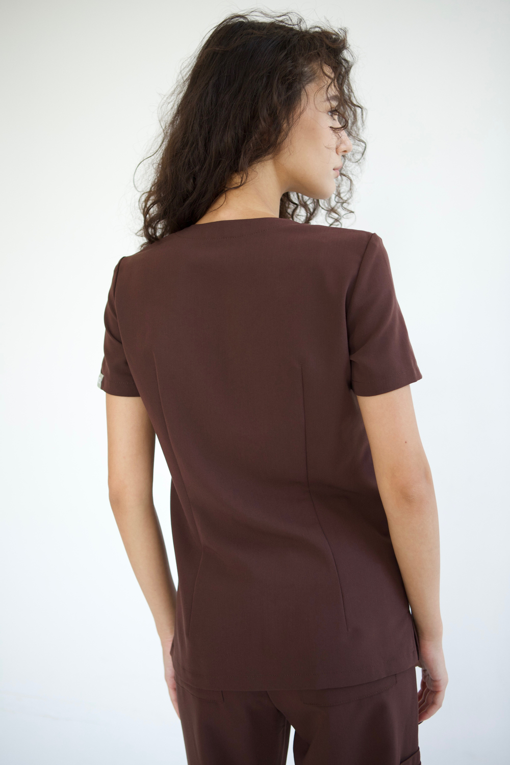 Костюм для врача Medici коричневый вид сзади