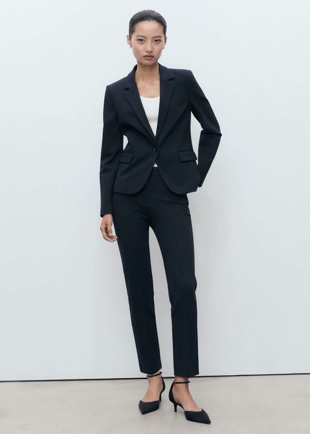 Прямые брюки с посадкой на талии