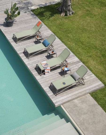 Пластиковый столик Pop коричневый