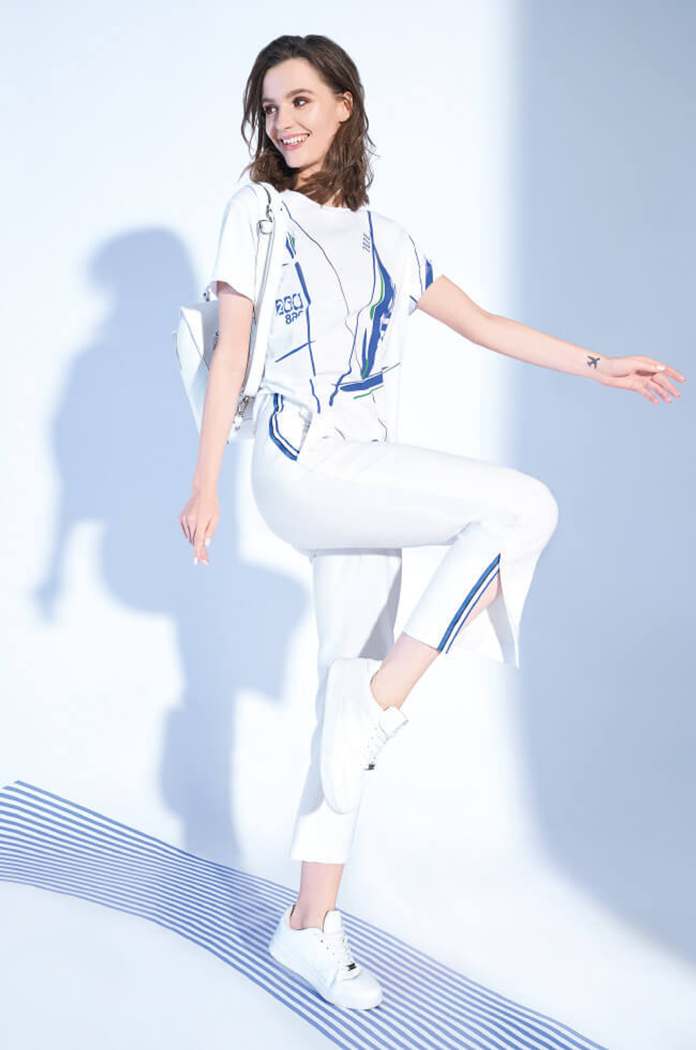 22087 Блузка женская (белый)