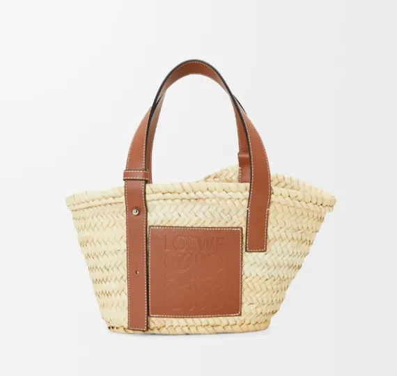 Сумка-корзина LOEWE из пальмовых листьев и телячьей кожи