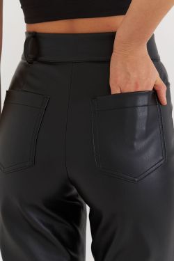 Брюки из экокожи прямые черного цвета