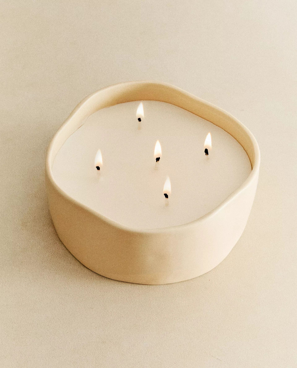 Zara Home - Ароматическая свеча светящаяся камелия, 540 г