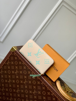 Louis Vuitton Zippy Wallet