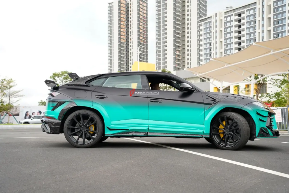 Обвес переделка для Lamborghini Urus 2018 в Urus S Performante Ламборгини Урус