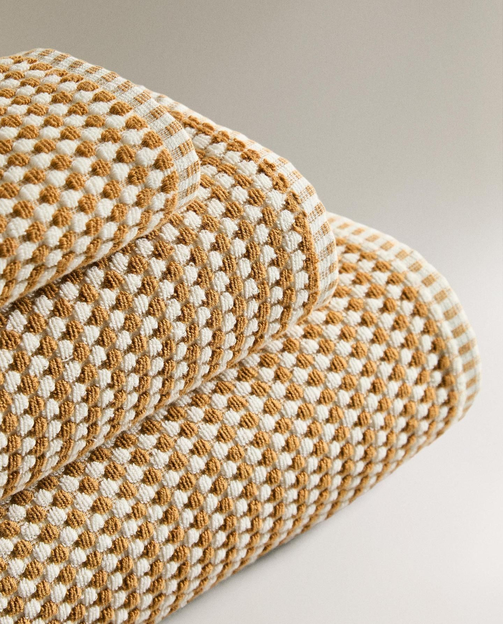 Zara Home - Хлопковое банное полотенце со структурой, желтый, 90х150 см