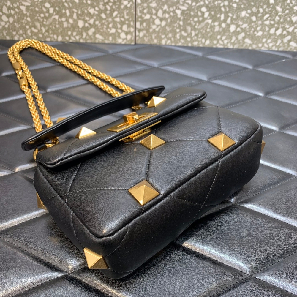 Valentino Small Roman Stud Bag 19 cm