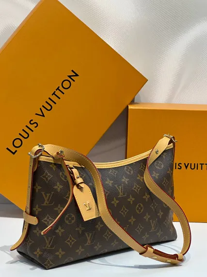 Сумка Louis Vuitton Carry All East West