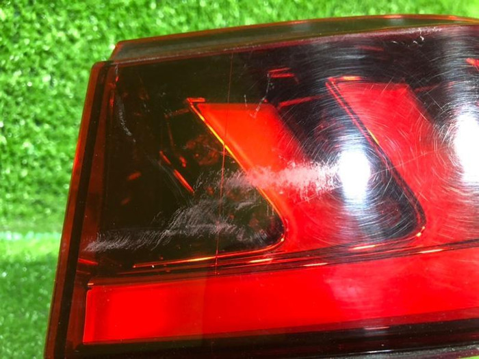 Фонарь правый внешний Lexus LS 5 (2017-2021)