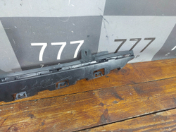 Кронштейн решетки радиатора Mercedes C (W205) 14-21 Б/У Оригинал A2058851165