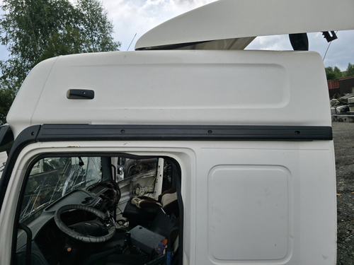 Накладка крыши левая 2018г.