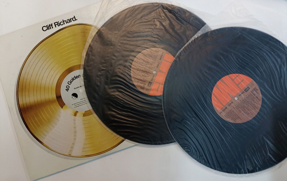 Винтажная виниловая пластинка Cliff Richard 40 Golden Greats (UK 1977)