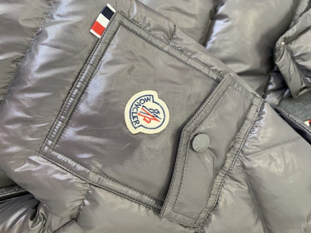 Пуховик Moncler
