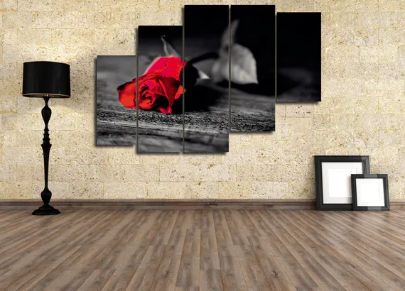 Модульная картина "Роза на черно-белом фоне"