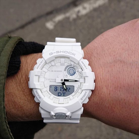 Наручные часы Casio G-SHOCK GBA-800-7AER с шагомером