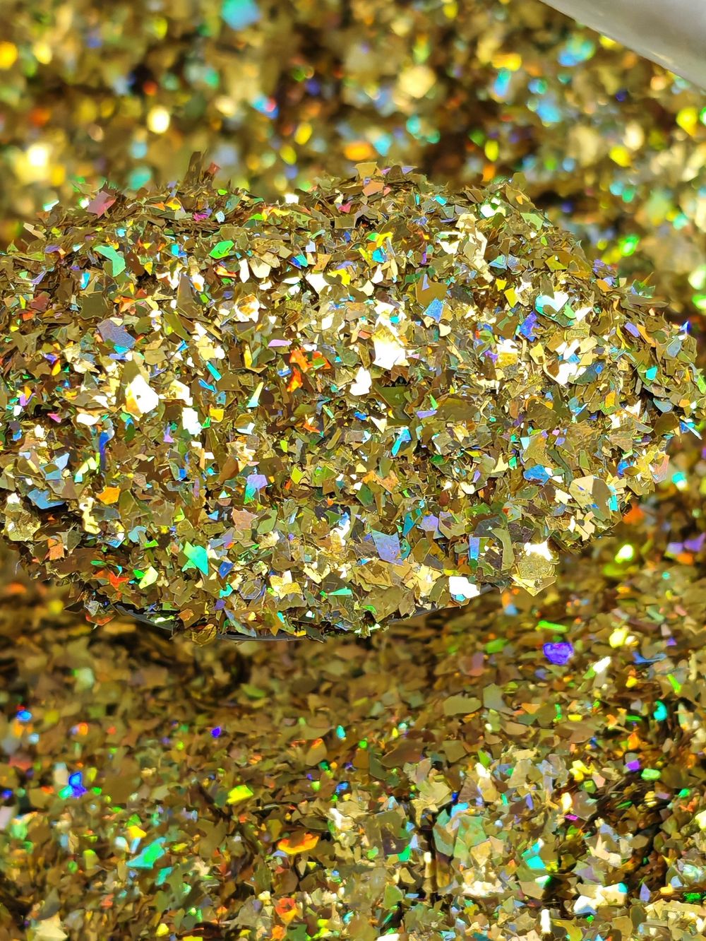 Хлопья - слюда 88807 Золото голографик - для литья изделий и творчества