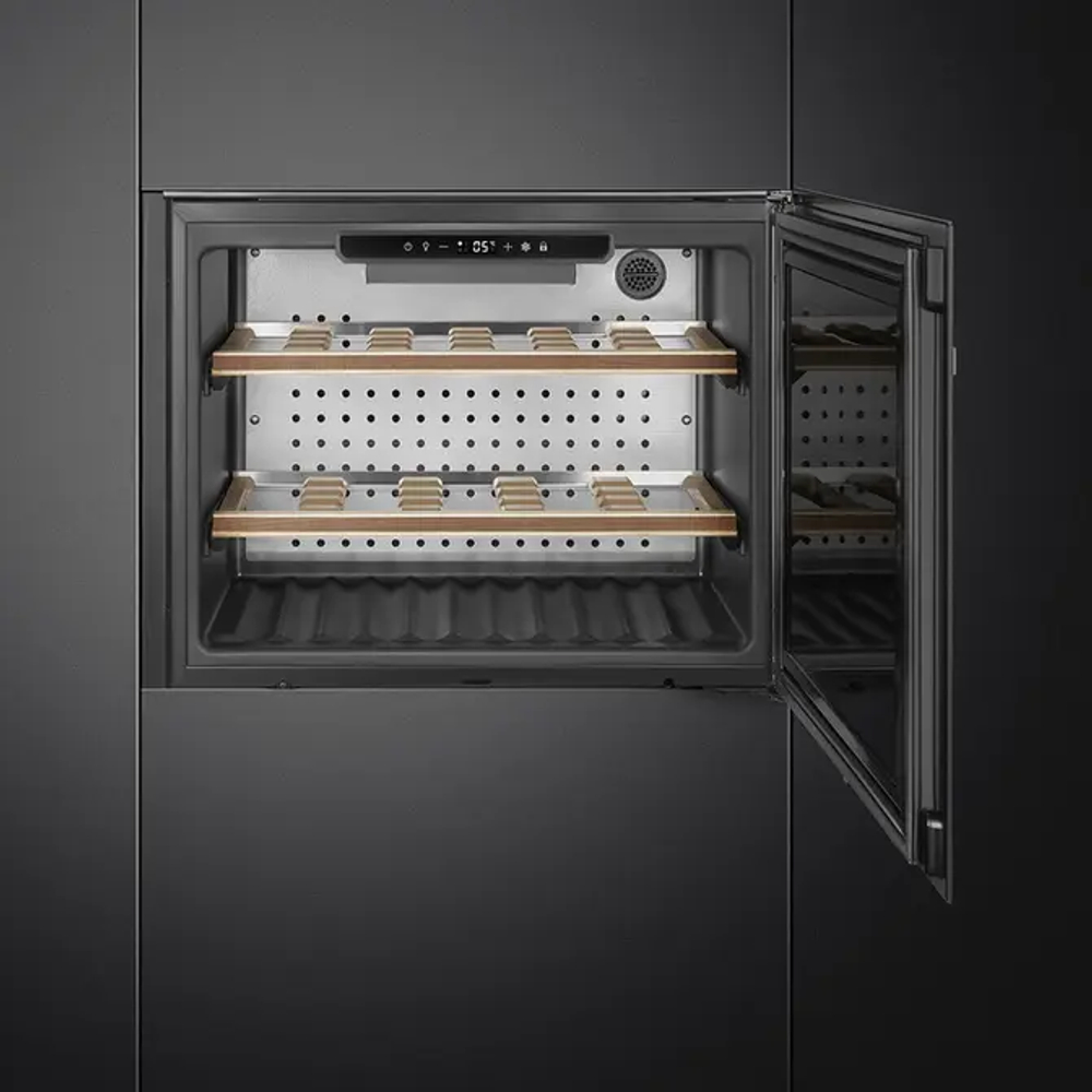 Винный холодильник Smeg CVI121N3