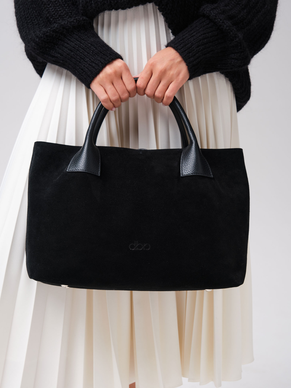 Замшевая сумка Iris DBR 31372 черный велюр