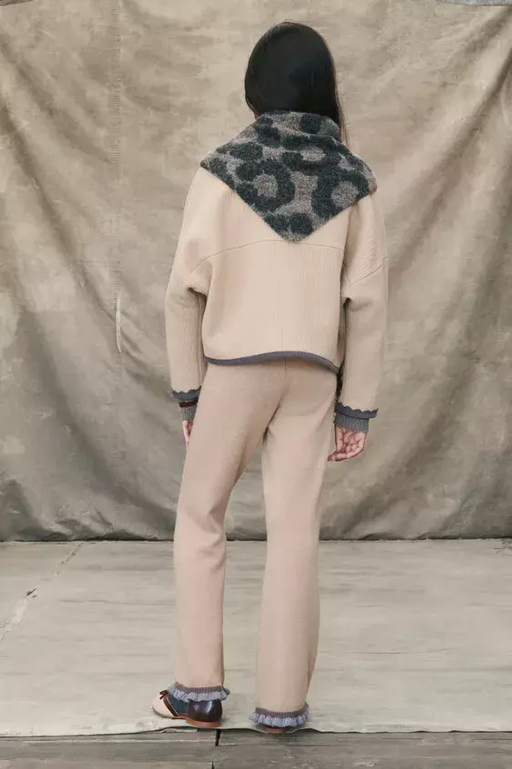 ZARA ШЕРСТЯНАЯ БАНДАНА С ЦВЕТОЧНЫМ УЗОРОМ - LIMITED EDITION, СЕРЫЙ