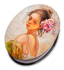 Народные промыслы ШК-35/19 Шкатулка «Девушка с цветком» исп. Зимин А.