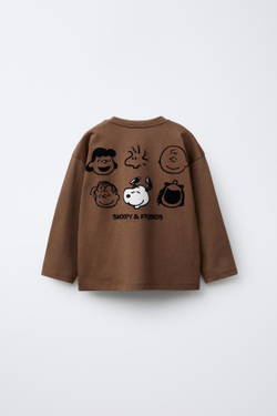 ZARA ФУТБОЛКА С ПРИНТОМ SNOOPY PEANUTS™, КОРИЧНЕВЫЙ