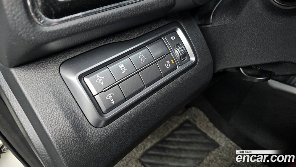 KG Mobility (Ssangyong) Very New Tivoli Бензин 1.5 2WD (11.2019)