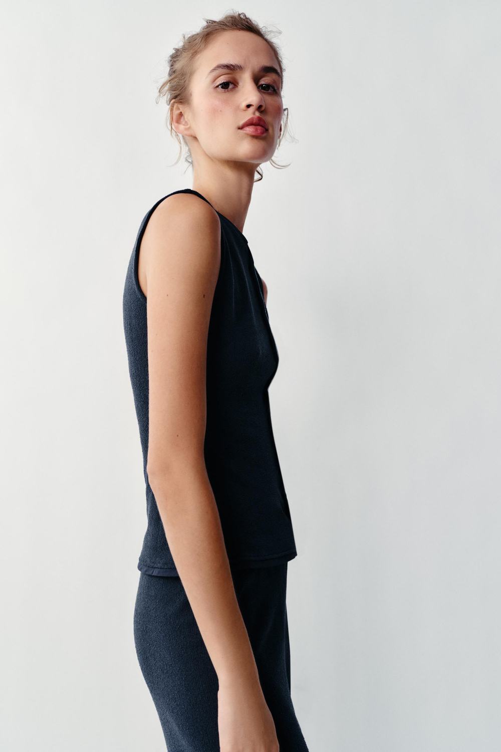 ZARA ЖИЛЕТ С ВЫРЕЗОМ ХЕНЛИ, МОРСКОЙ СИНИЙ