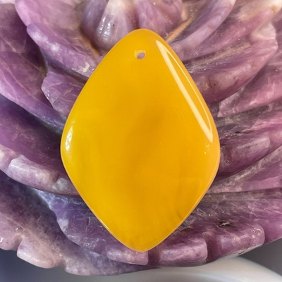 50517  Янтарь Кулон 27*31мм