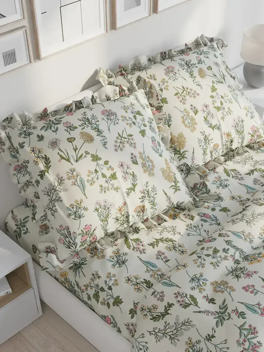 Декоративная наволочка с рюшами, оборками "Ботаника" 70х70 см, 1 шт, без молнии