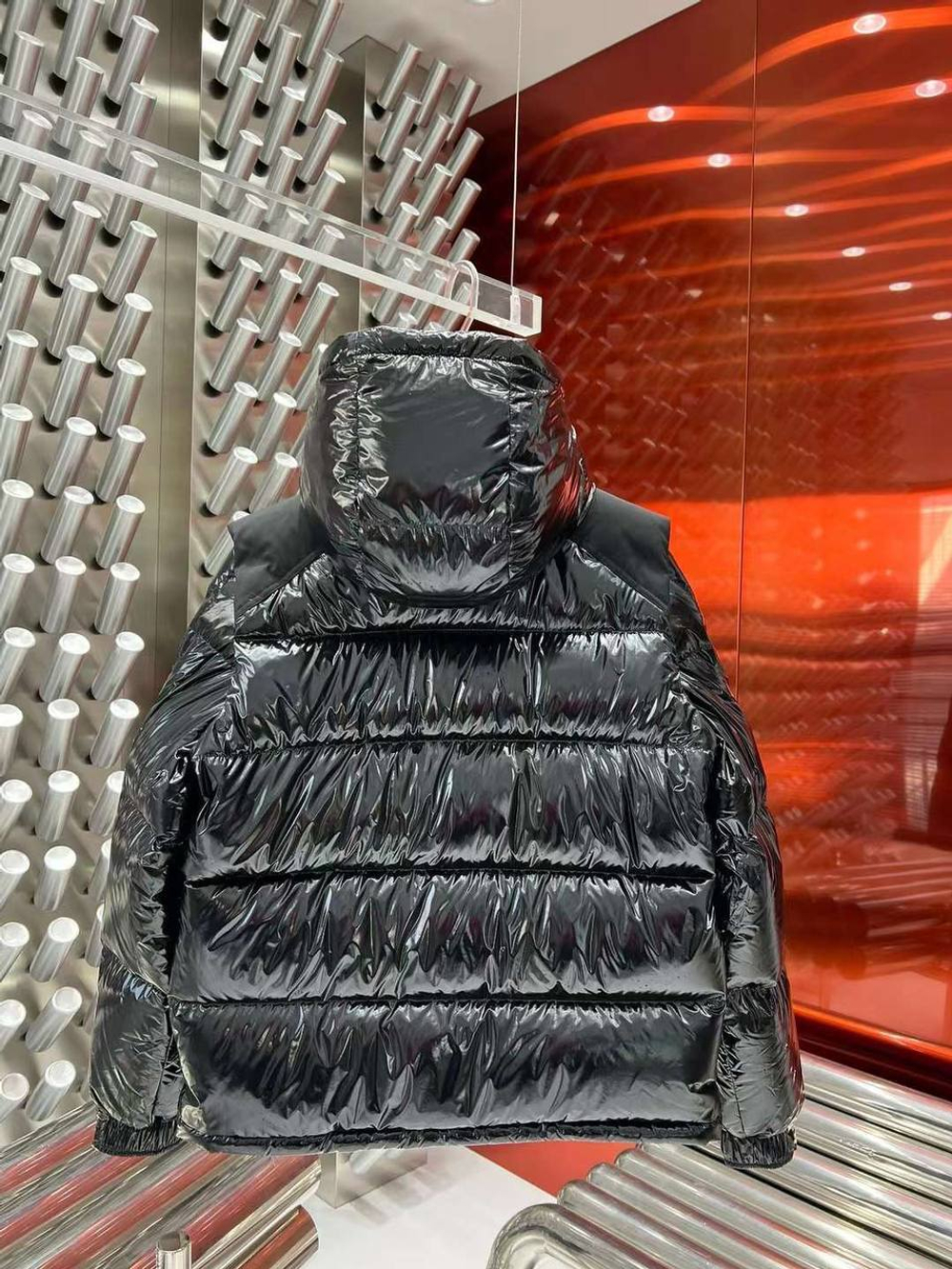 Пуховик Moncler