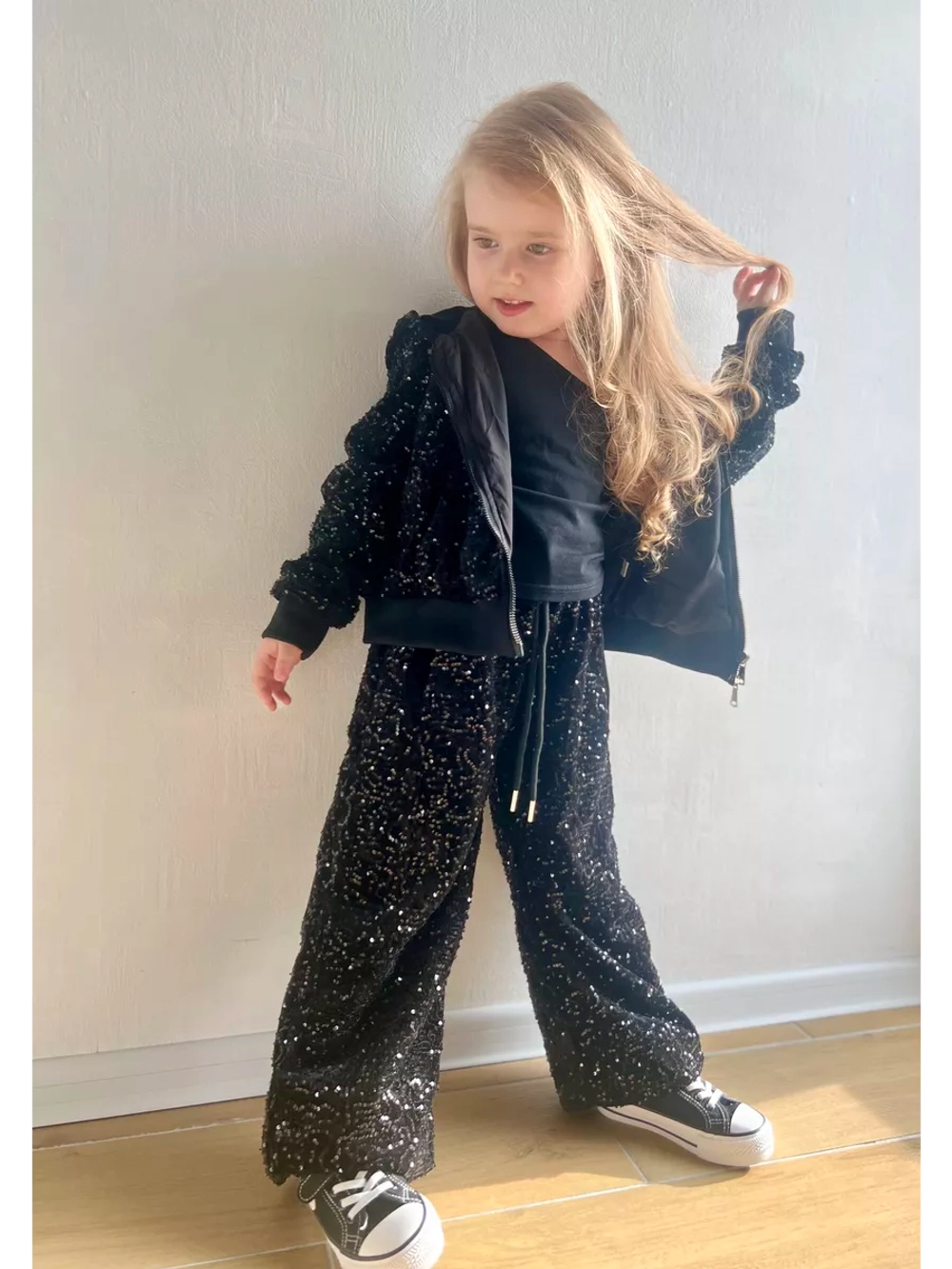 Костюм спортивный велюровый с пайетками