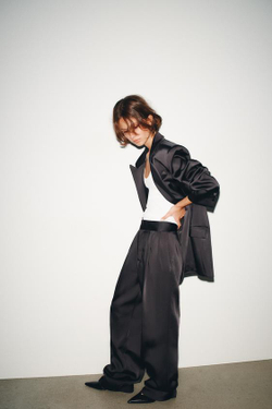 ZARA АТЛАСНЫЕ БРЮКИ СО СКЛАДКАМИ И ВЫСОКОЙ ПОСАДКОЙ, ЧЕРНЫЙ