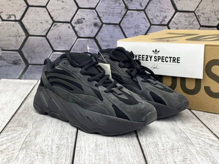 Yeezy Boost 700 V2 Vanta