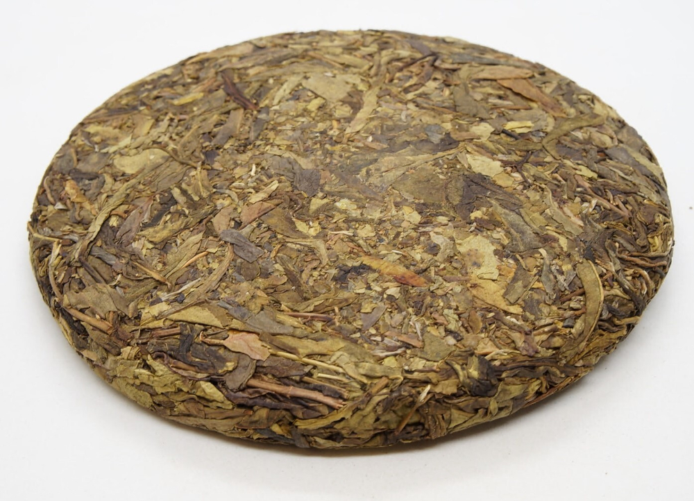 59283 Чай прессованный зеленый Пуэр Шэн "Сэнчжун, Золотой Лист", ци цзы бин 357гр