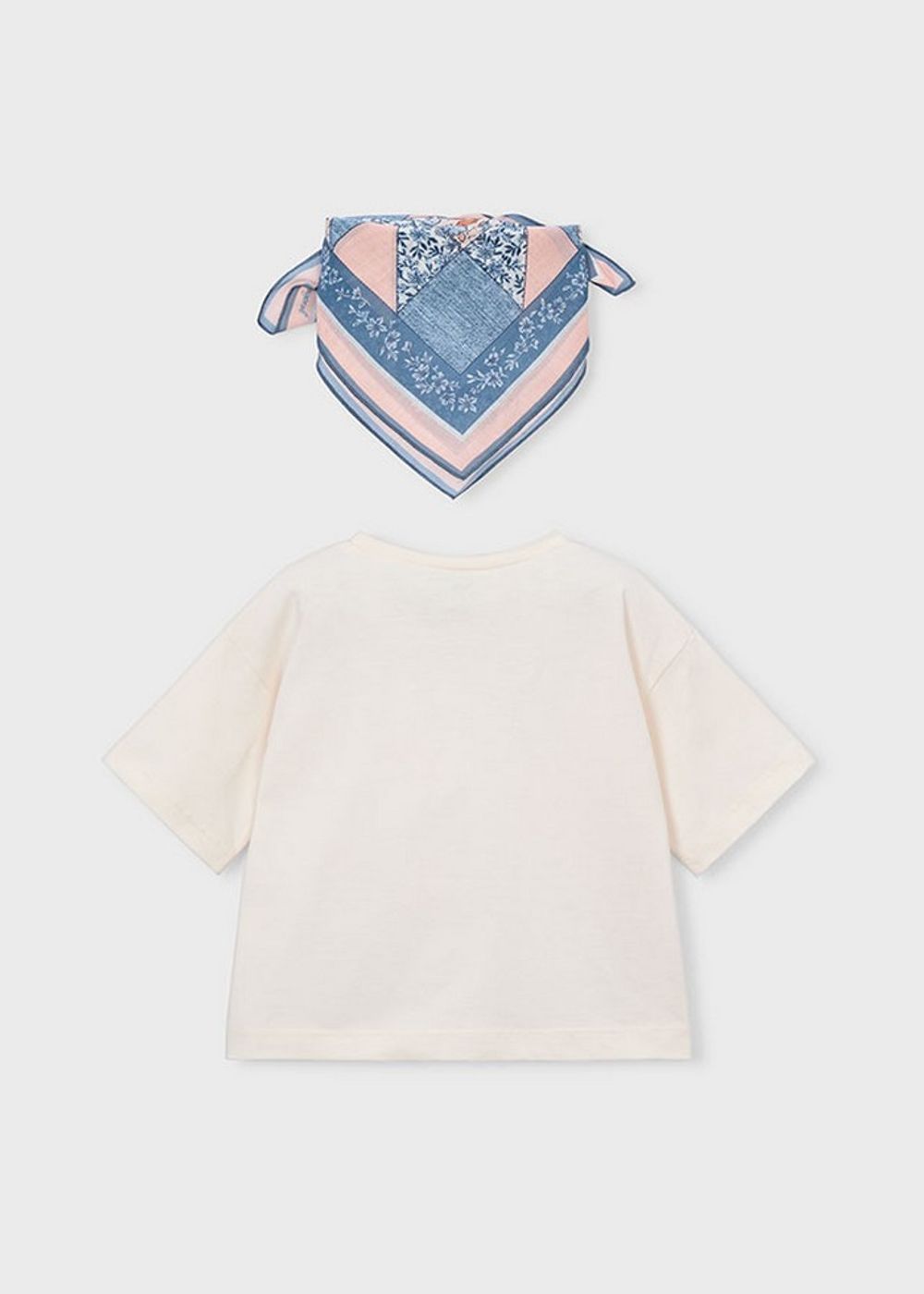 футболка с платком