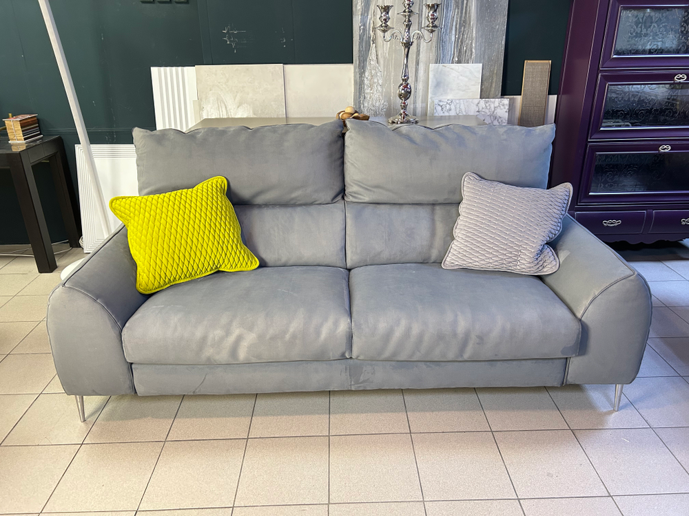 Диван Modi, Prianera