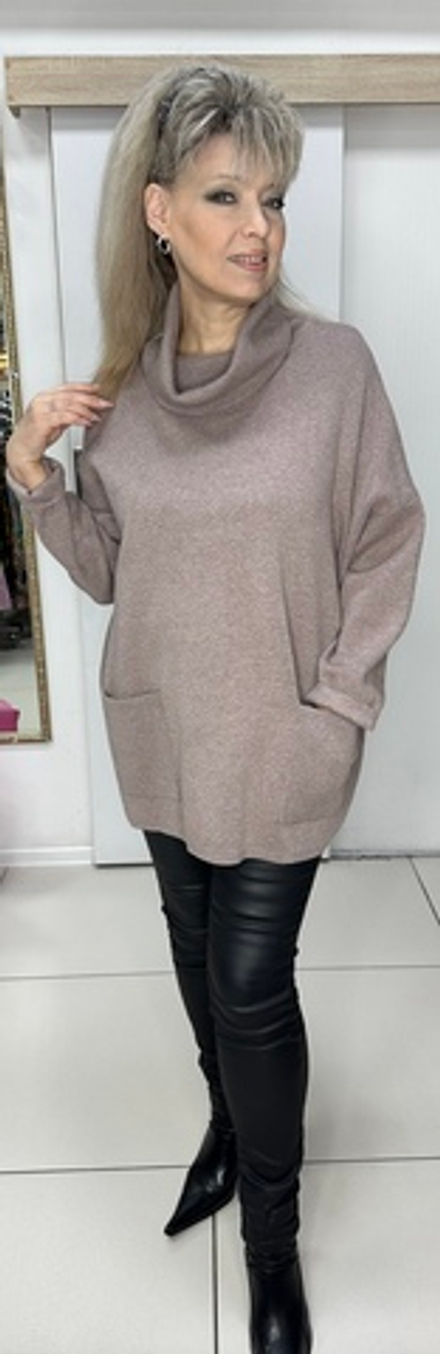 Свитер-джемпер с кармашками