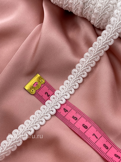 Тесьма отделочная вязаная косичка белая