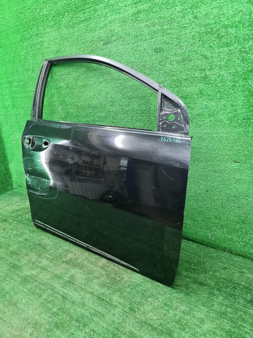 Дверь передняя правая Toyota Corolla E160 (13-19)