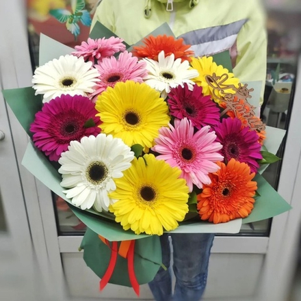Букет из 15 гербер mix
