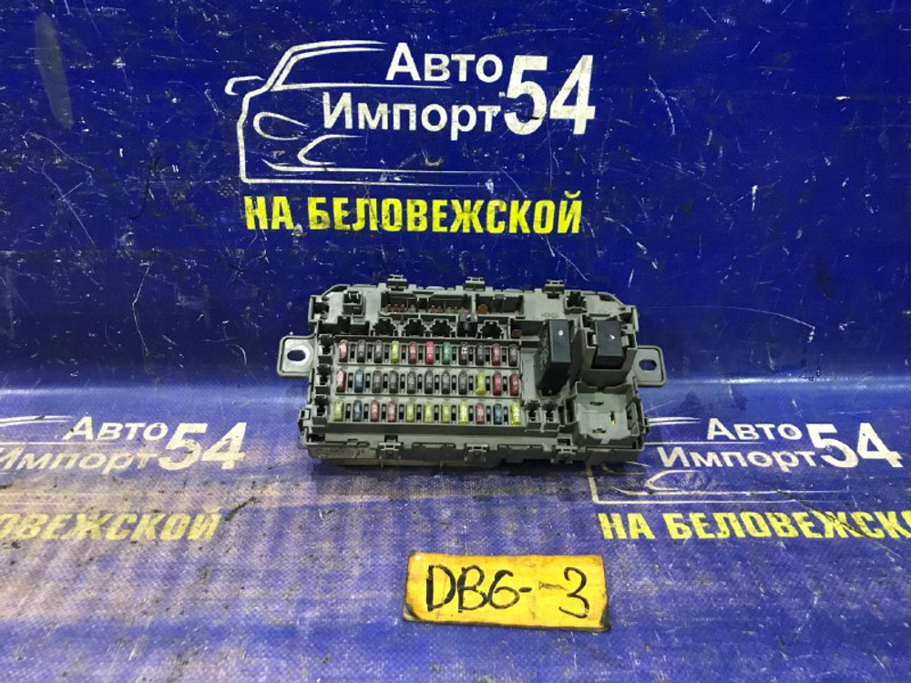 Блок предохранителей салонный Honda INTEGRA 2000