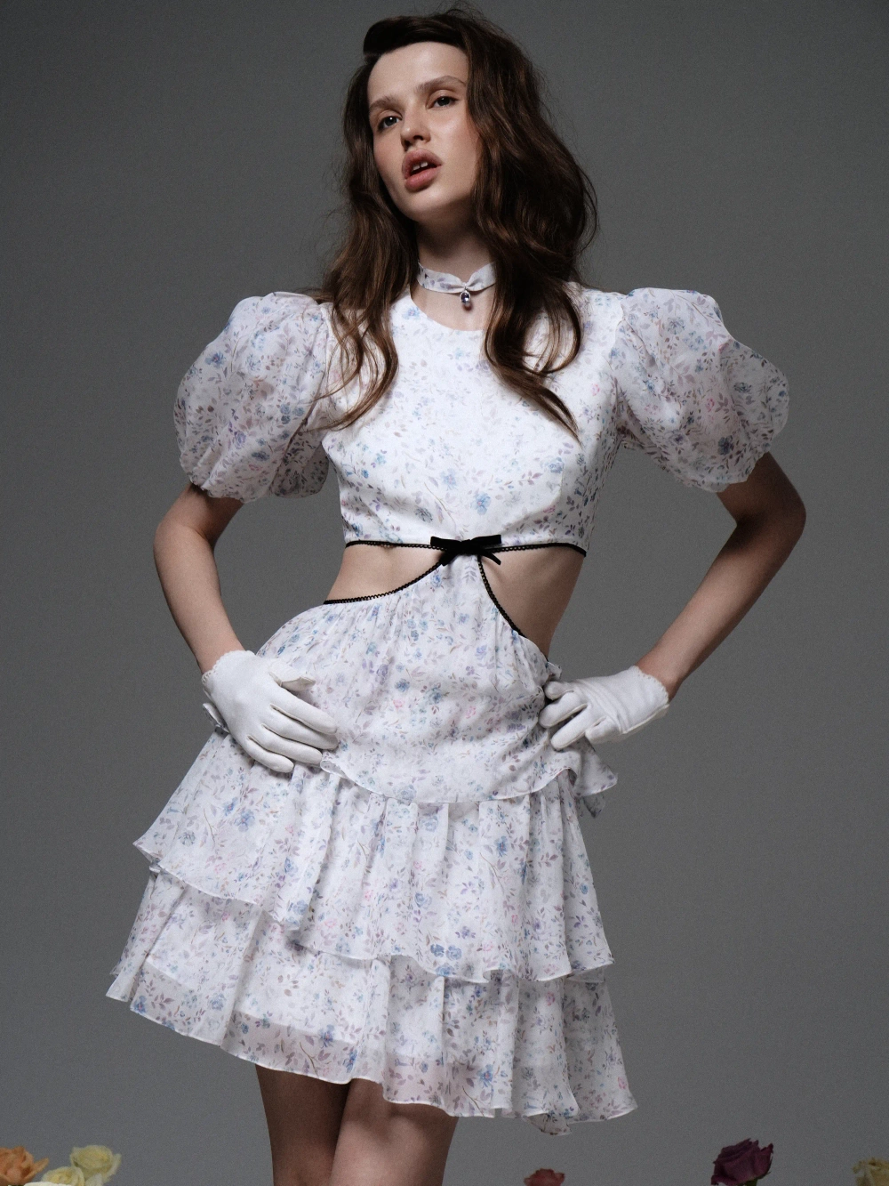 Кайли мини (Kylie mini), платье мини из молочного шифона с цветочным принтом