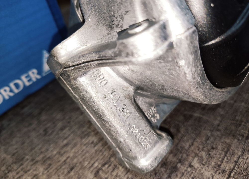 Опора двигателя левая LMI audi A5 C7 A4 B8