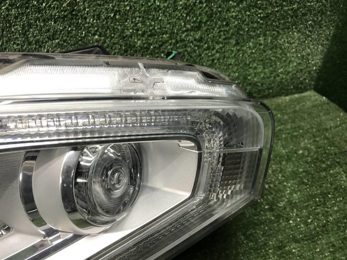 Фара правая Nissan Murano Z52 (2014-2022) LED
