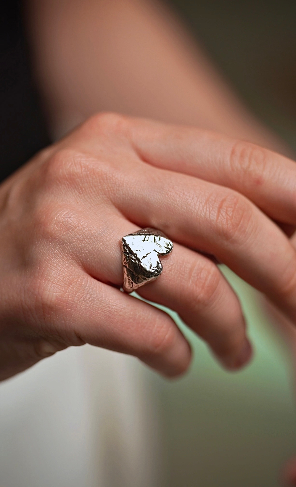 Кольцо-печатка "Каменное сердце"