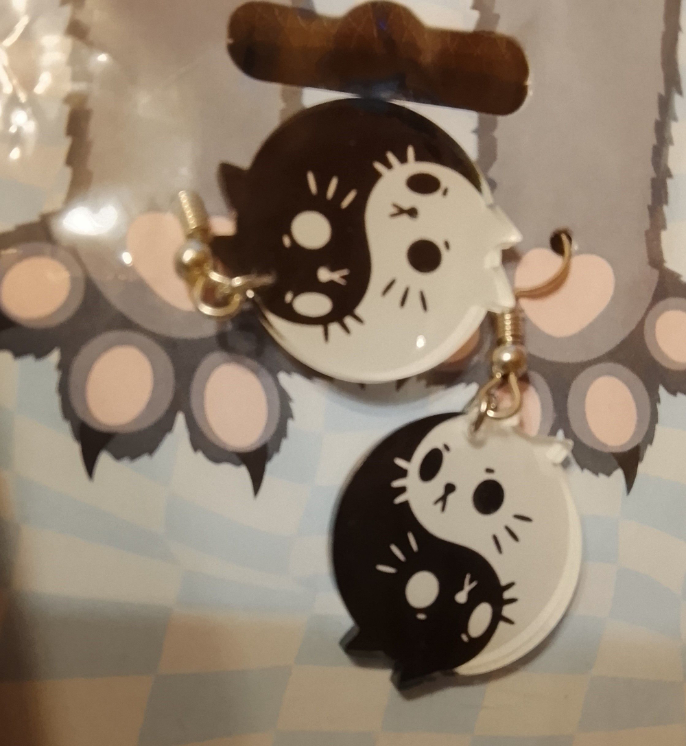 Сережки котики Инь Янь