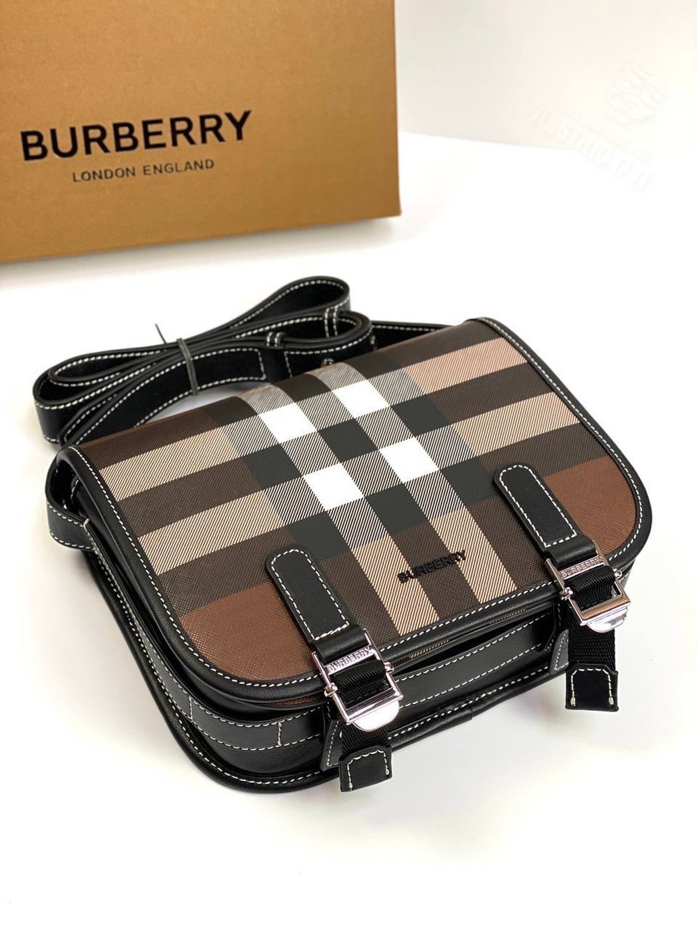 Мессенджер-сумка через плечо Burberry
