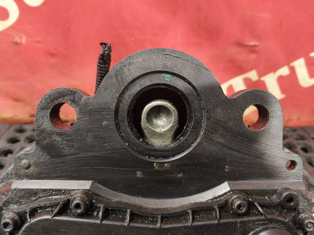 Суппорт передний левый 2023г