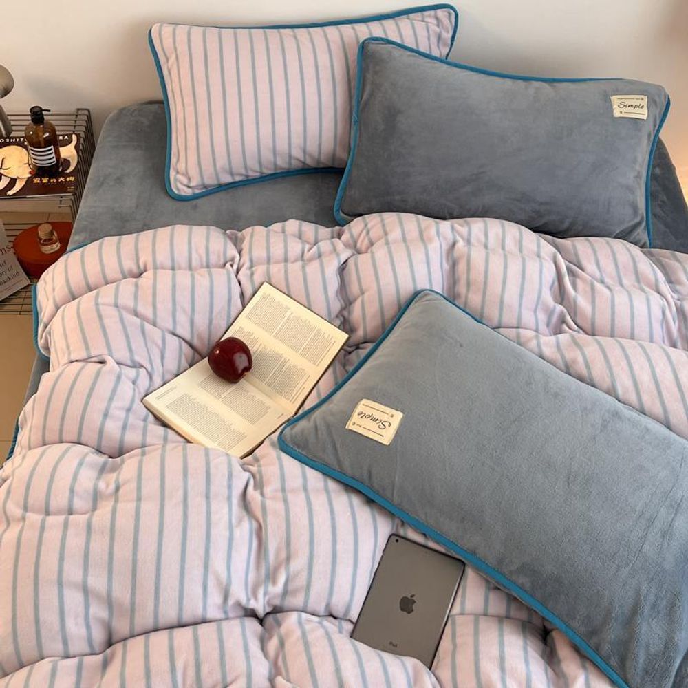 Постельное белье ЕВРО (двуспалка) Велюр Голубой в полоску