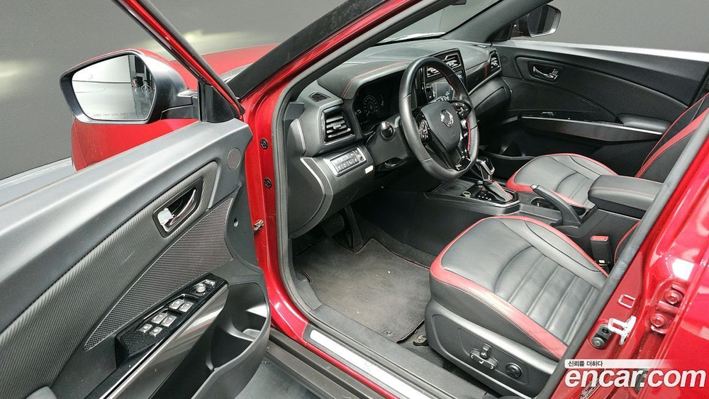 KG Mobility (Ssangyong) Very New Tivoli Бензин 1.5 2WD (04.2020)